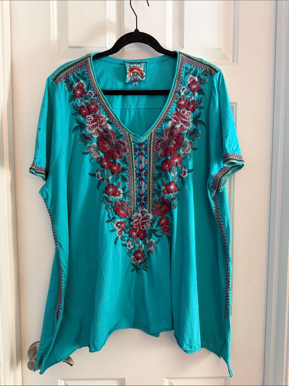 Johnny was Embroidered V-Neck Turquoise Women’s tunic Top floral XL